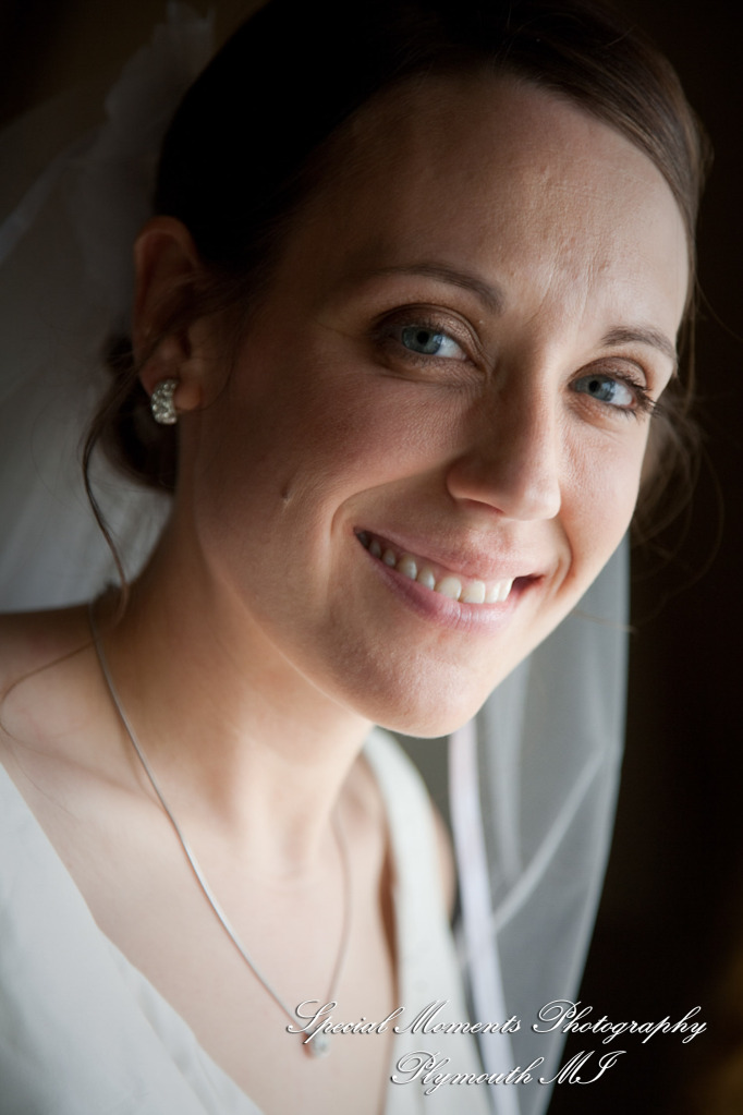 Lori & Kyle at Matthaei Botanical Gardens Ann Arbor MI wedding photograph