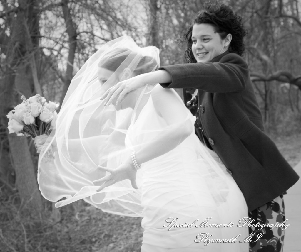 Lori & Kyle at Matthaei Botanical Gardens Ann Arbor MI wedding photograph