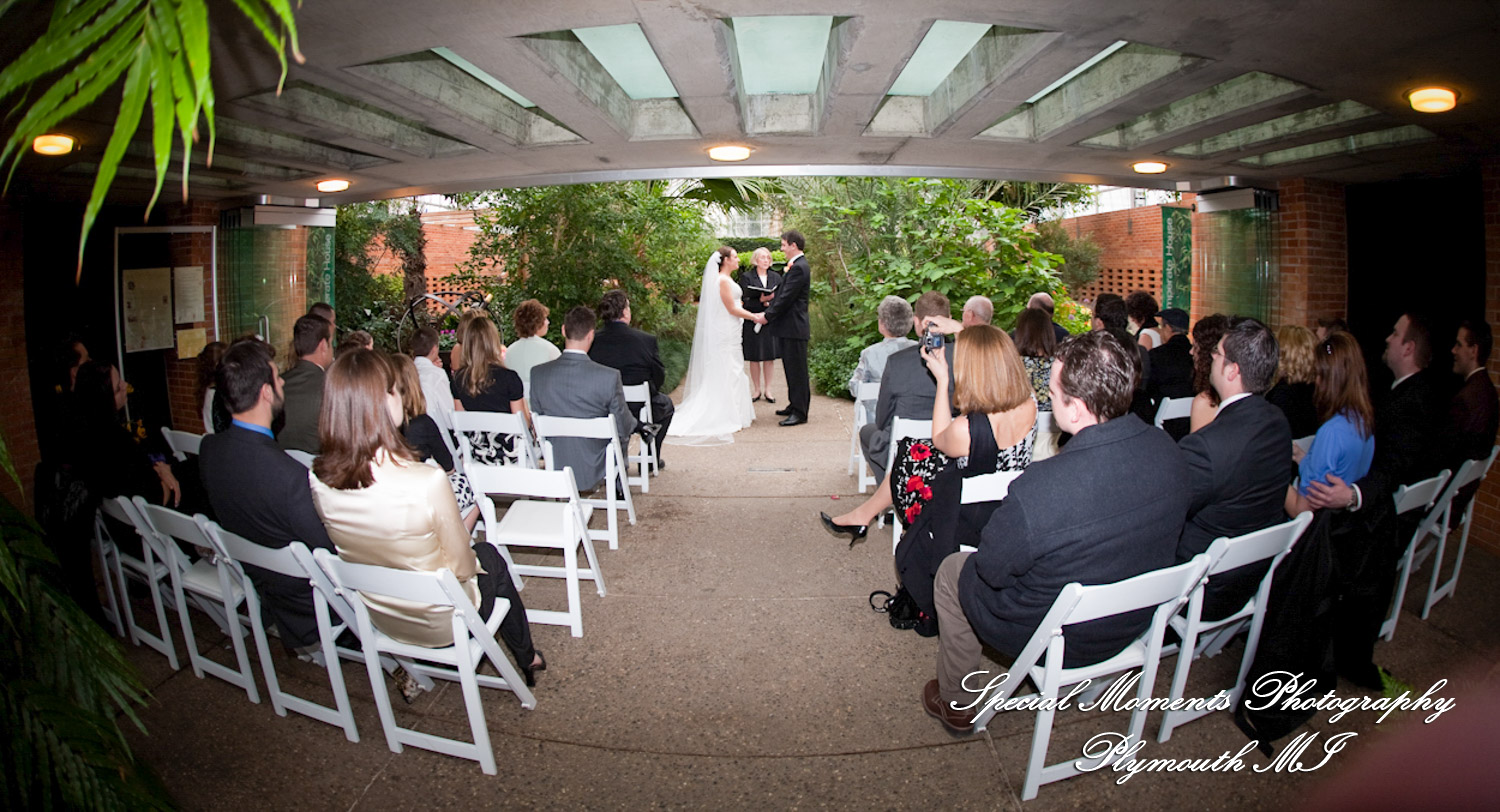 Lori & Kyle at Matthaei Botanical Gardens Ann Arbor MI wedding photograph