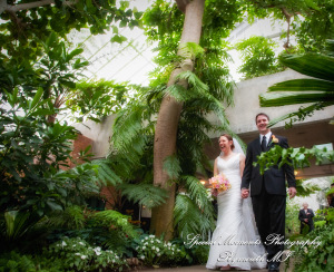 Lori & Kyle at Matthaei Botanical Gardens Ann Arbor MI wedding photograph
