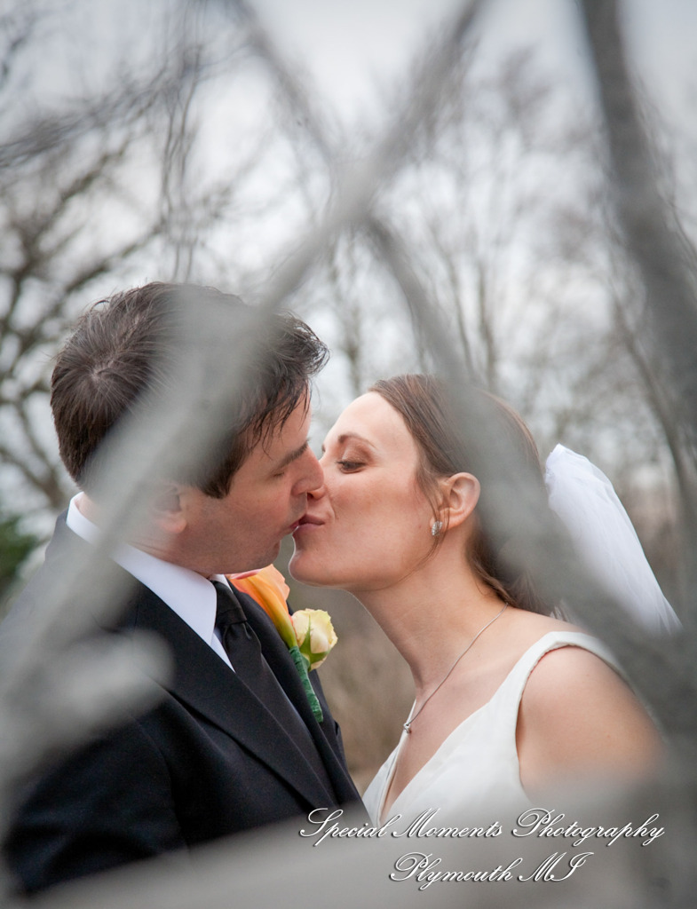 Lori & Kyle at Matthaei Botanical Gardens Ann Arbor MI wedding photograph
