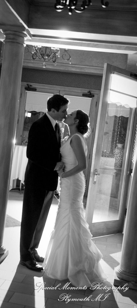 Lori & Kyle at La Piazza Mediterrano Ann Arbor MI wedding photograph