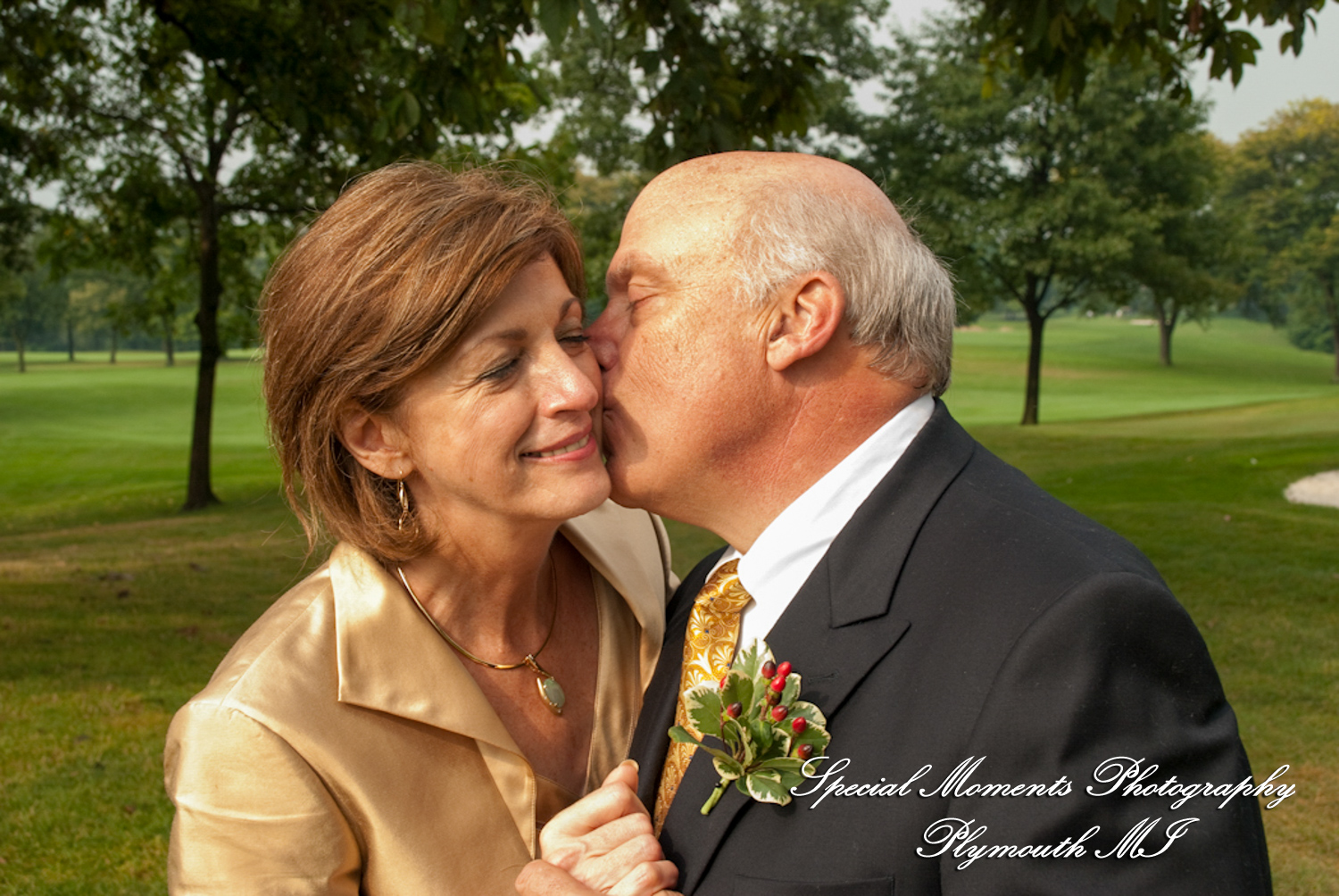 Carol & Bob at Barton Hills Country Club Ann Arbor MI wedding photography