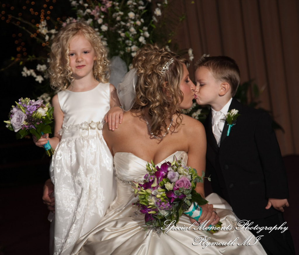 Kim & Mark at Calvary Baptist Church Canton MI wedding photograph