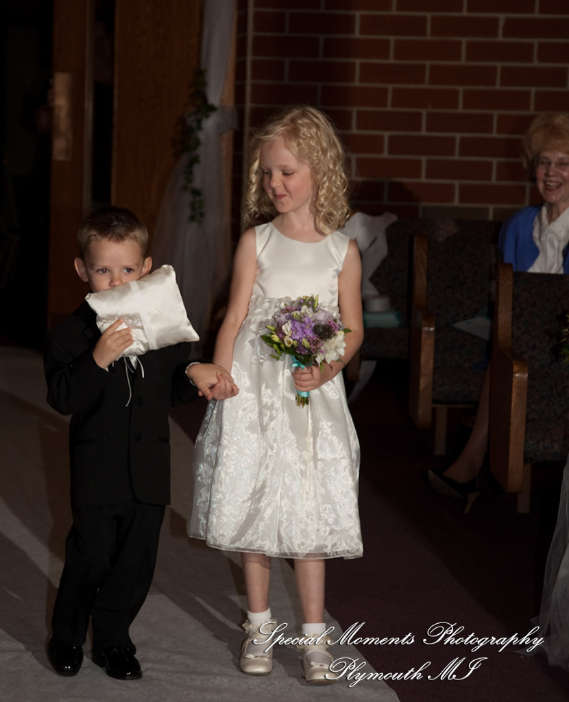 Kim & Mark at Calvary Baptist Church Canton MI wedding photograph