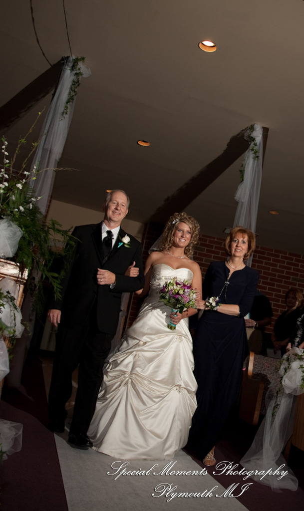Kim & Mark at Calvary Baptist Church Canton MI wedding photograph