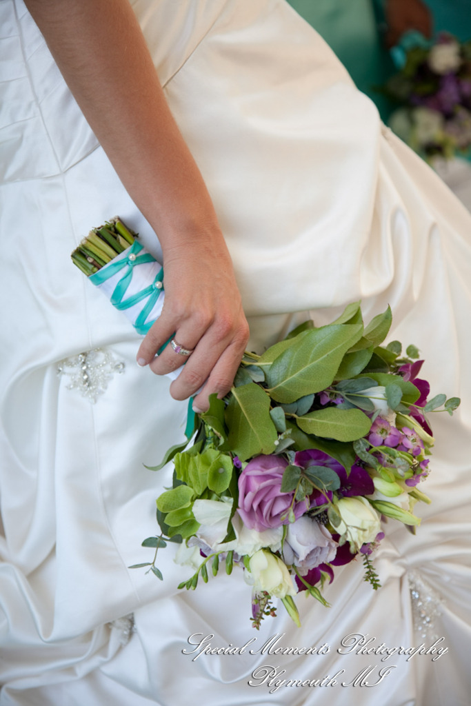 Kim & Mark at Burton Manor Livonia MI wedding photograph