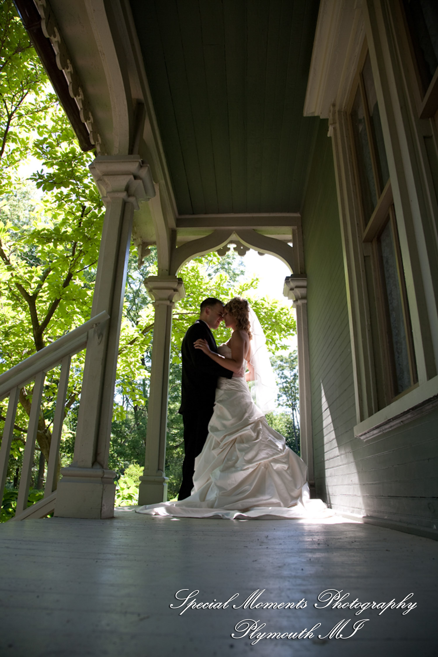 Kim & Mark at Burton Manor Livonia MI wedding photograph