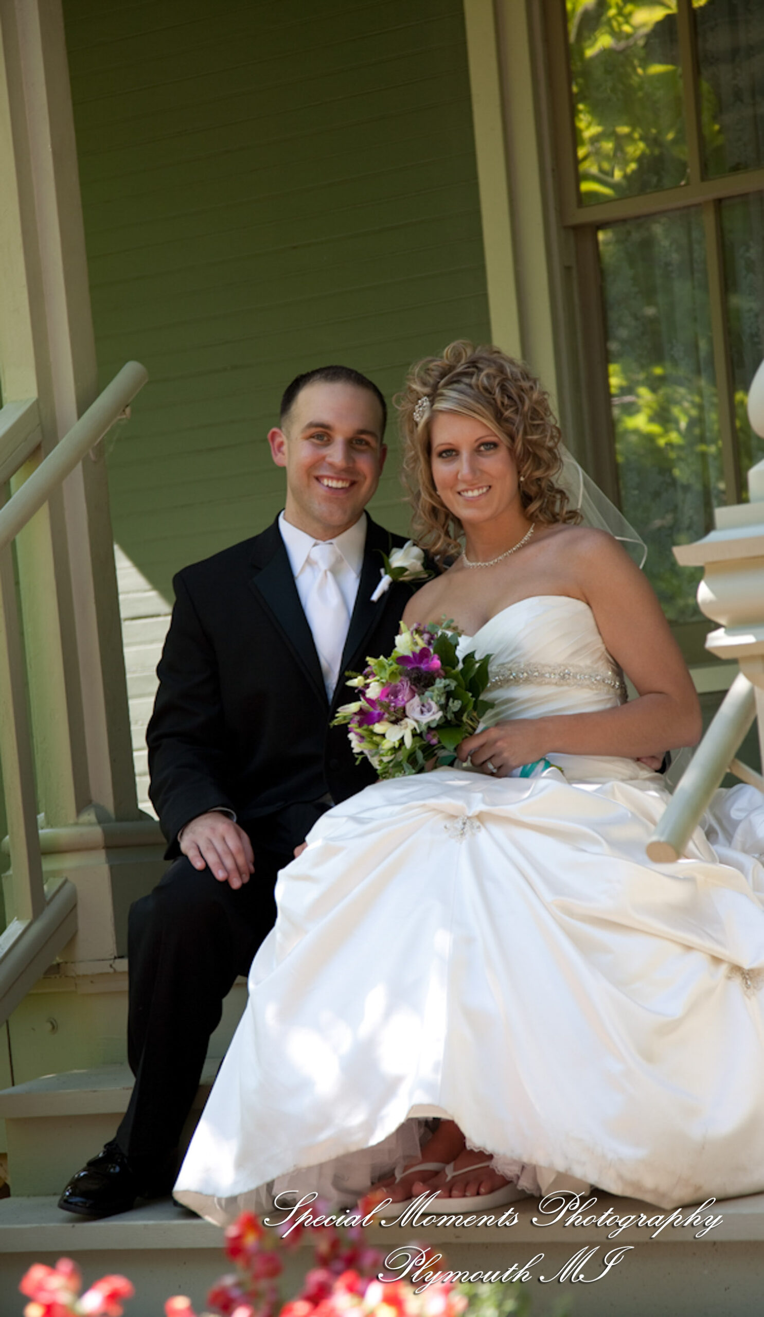 Kim & Mark at Burton Manor Livonia MI wedding photograph