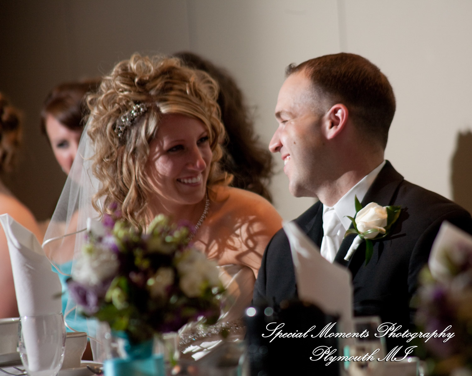 Kim & Mark at Burton Manor Livonia MI wedding photograph