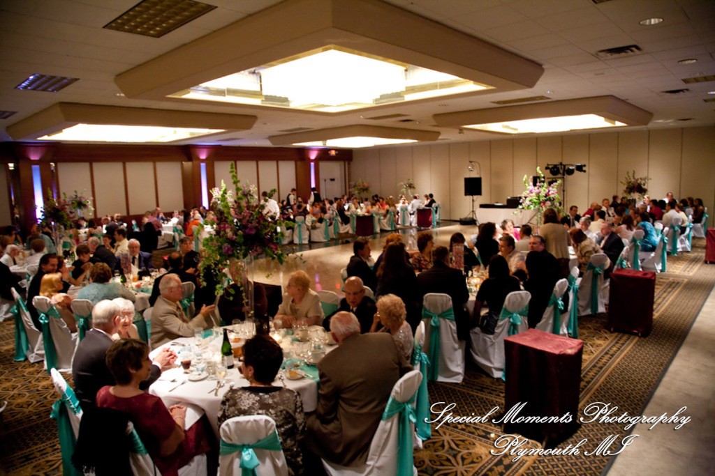 Kim & Mark at Burton Manor Livonia MI wedding photograph