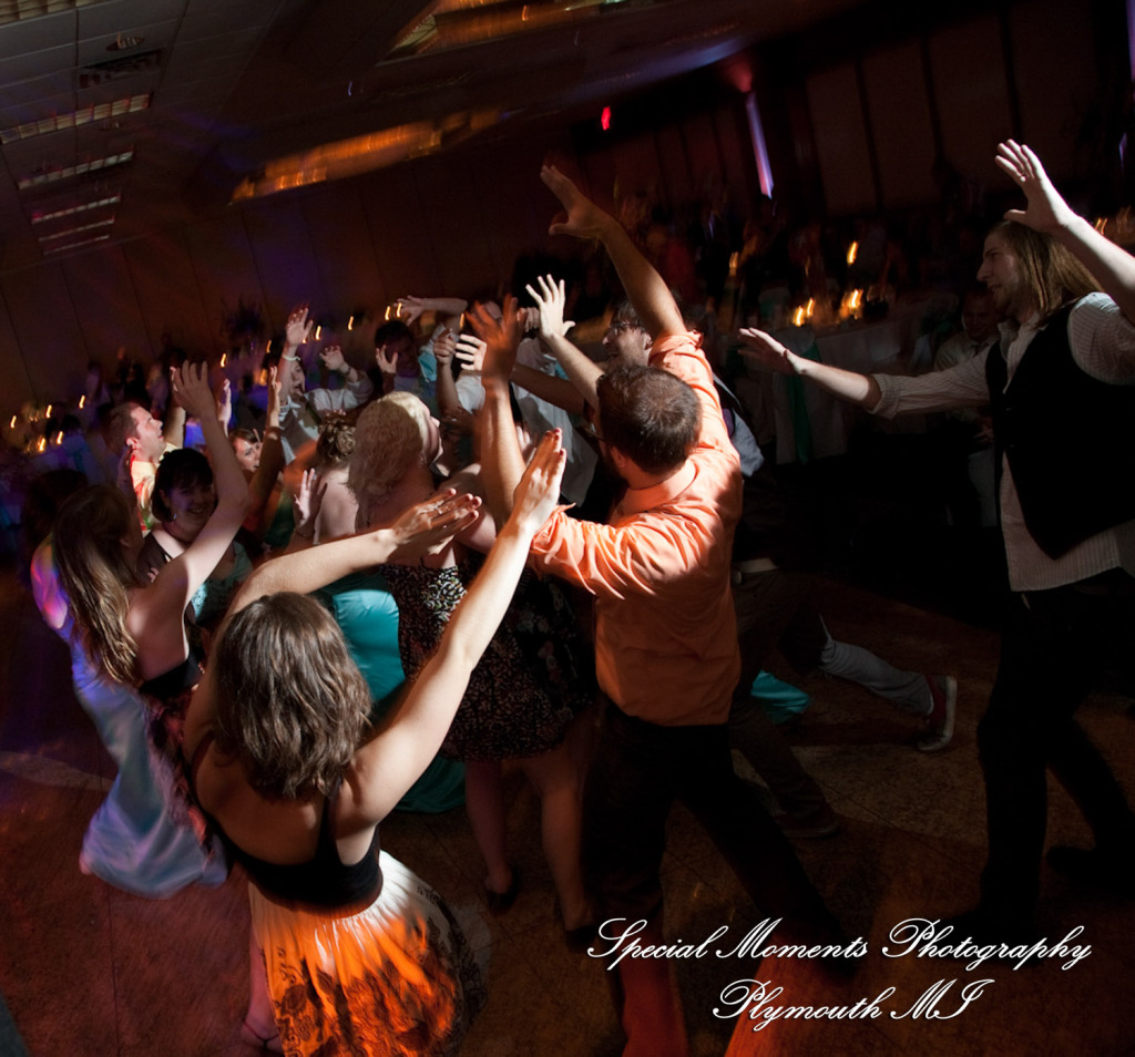 Kim & Mark at Burton Manor Livonia MI wedding photograph