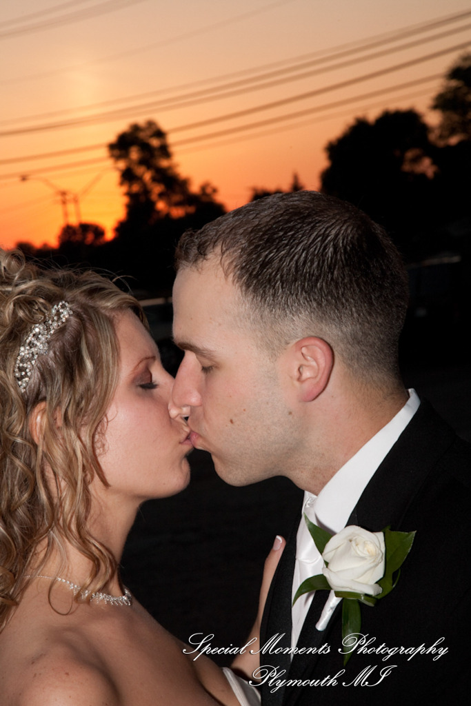 Kim & Mark at Burton Manor Livonia MI wedding photograph