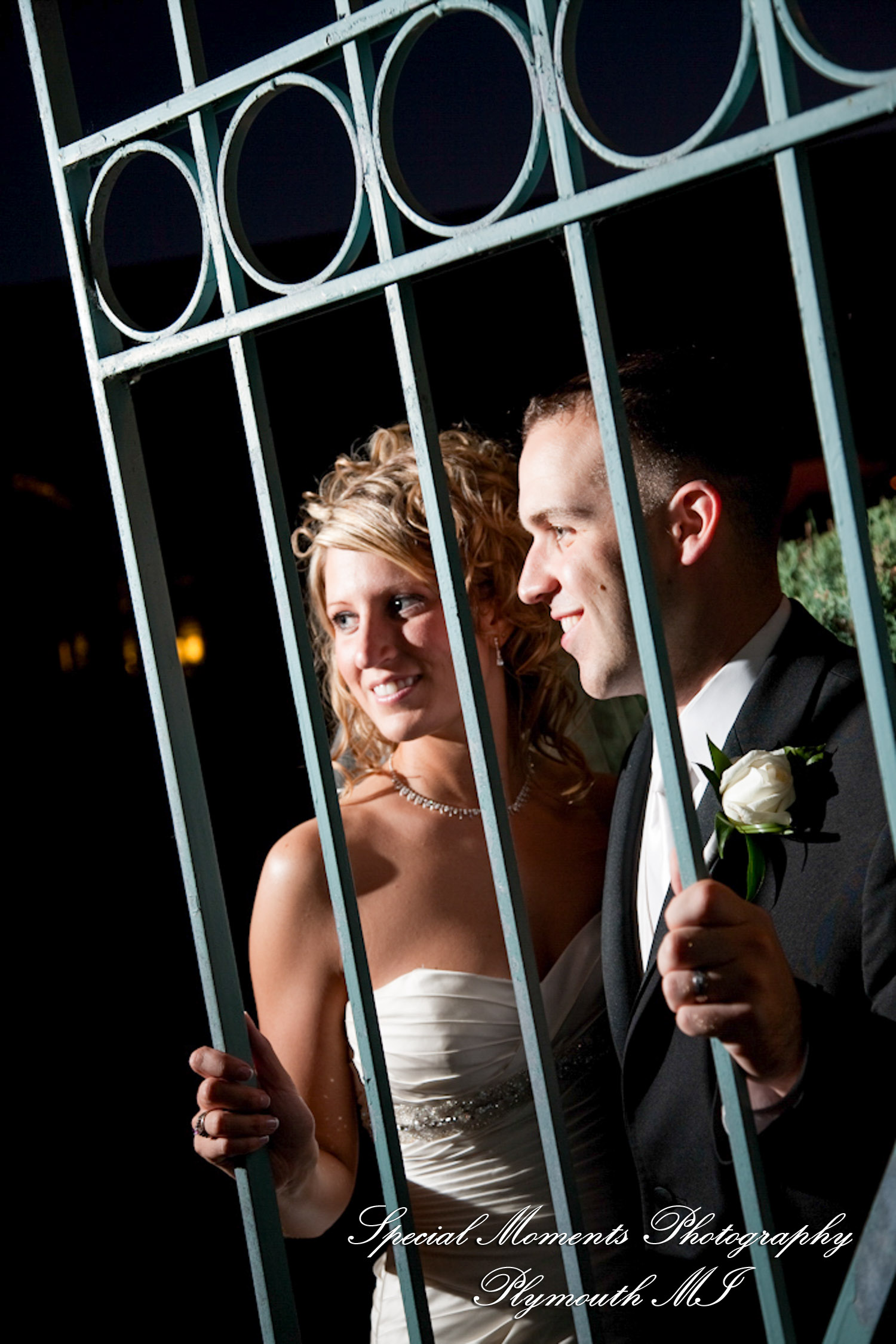 Kim & Mark at Burton Manor Livonia MI wedding photograph