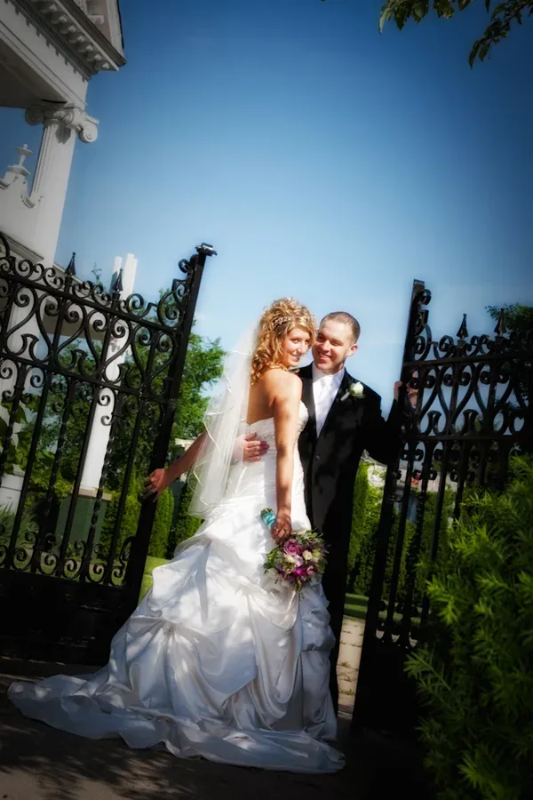 Burton Manor Livonia MI wedding photograph