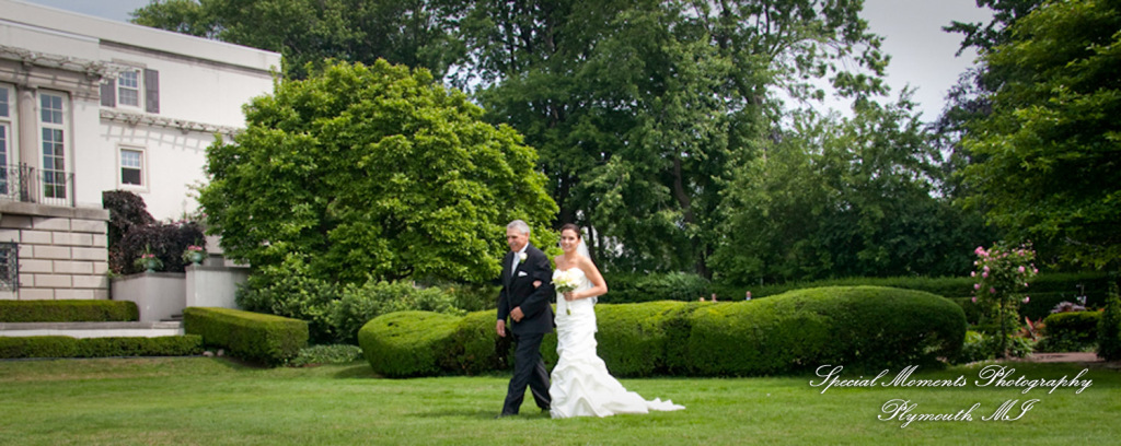 Amy & Josh at Grosse Pointe War Memorial Grosse Pointe Farms MI wedding photograph