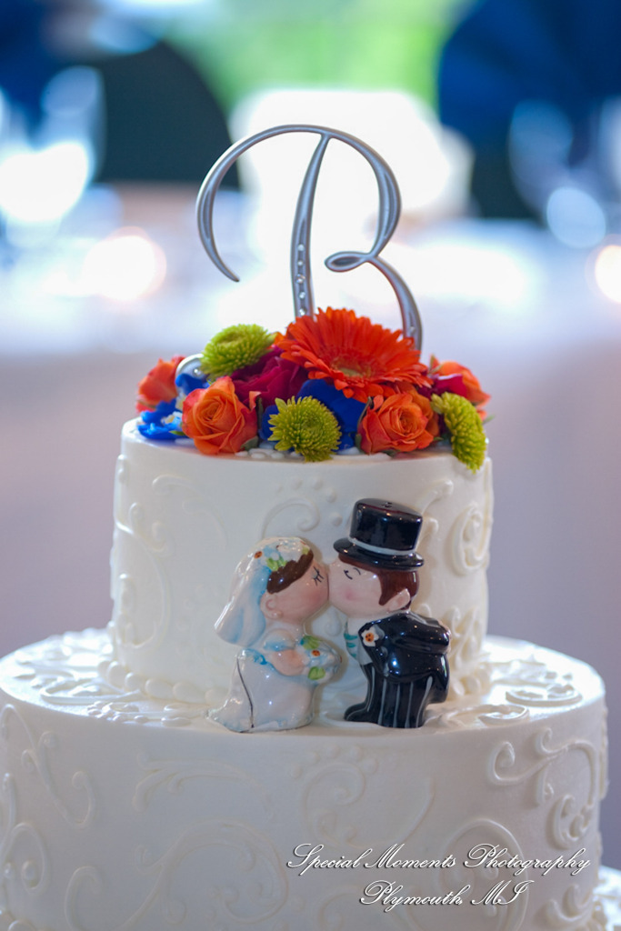 Lauren & Octavian Italian American Club Livonia MI wedding photograph