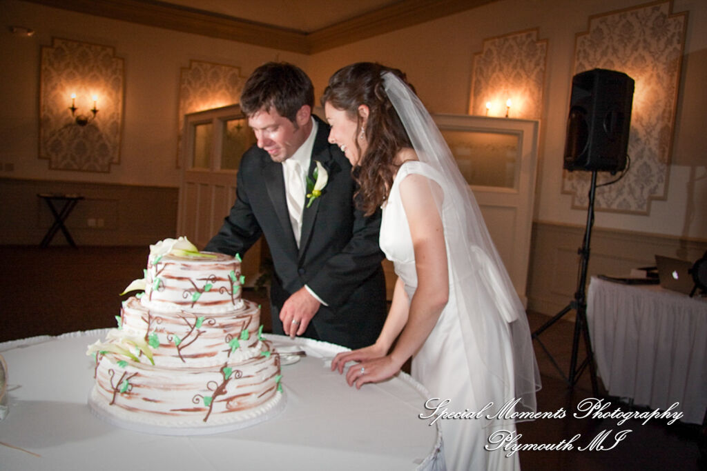 Alexandra & Sean at Polo Fields Golf & Counrty Club Ann Arbor MI wedding photography
