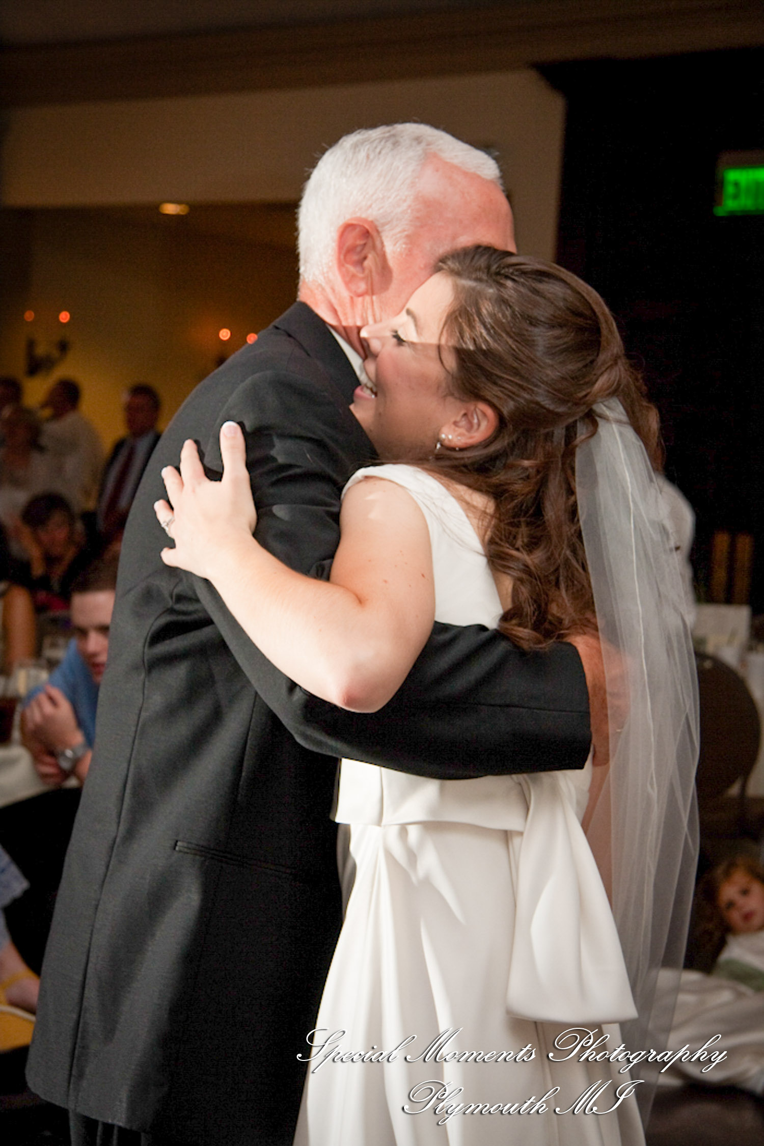 Alexandra & Sean at Polo Fields Golf & Counrty Club Ann Arbor MI wedding photography