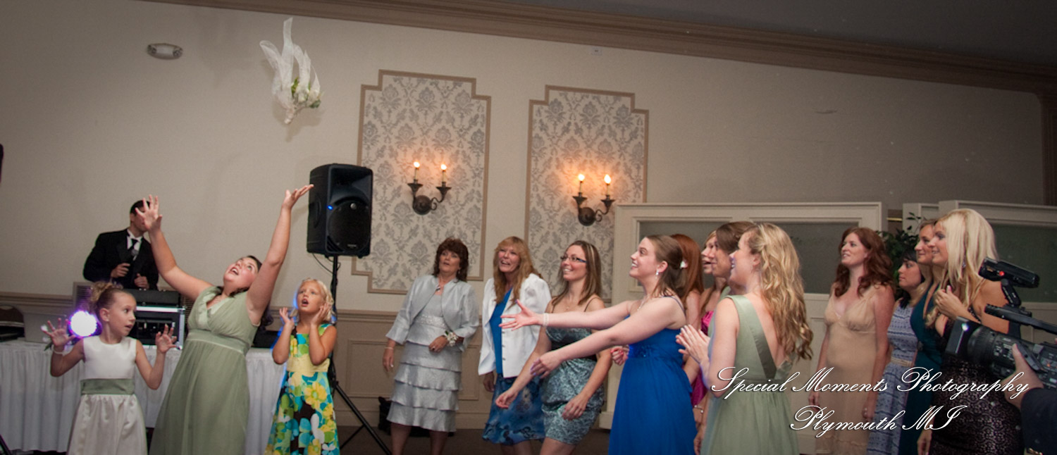 Alexandra & Sean at Polo Fields Golf & Counrty Club Ann Arbor MI wedding photography