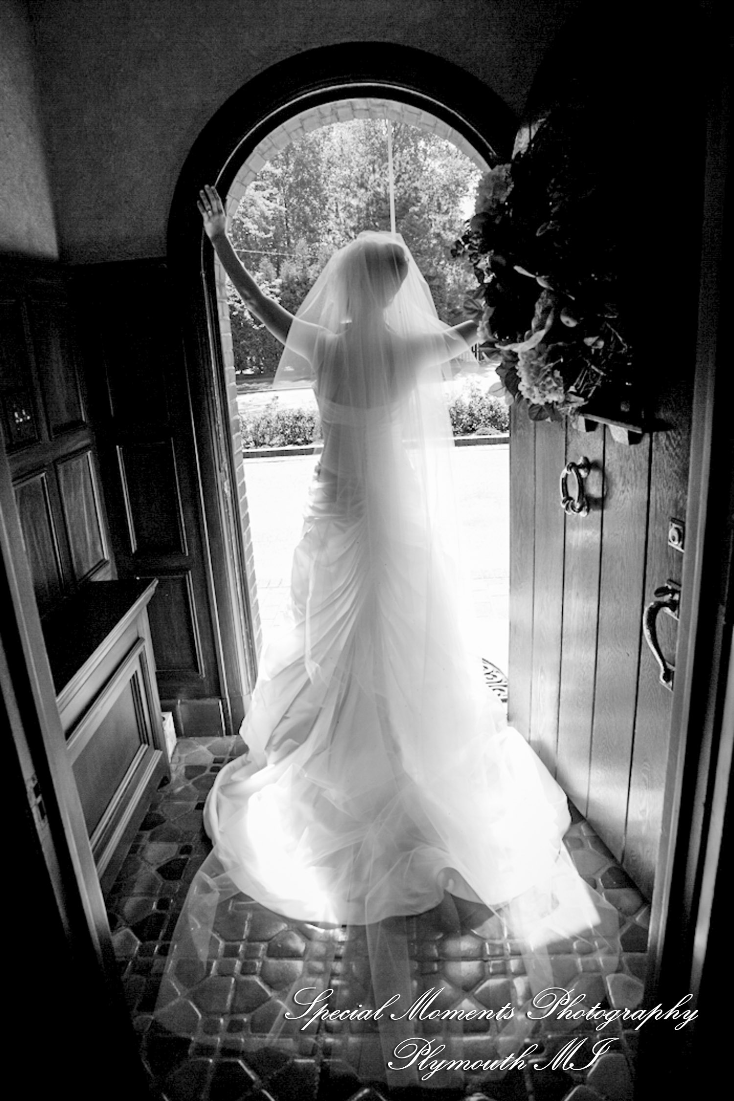 Lindsey & Jim at St. Ambrose Catholic Grosse Pointe Park MI wedding photograph