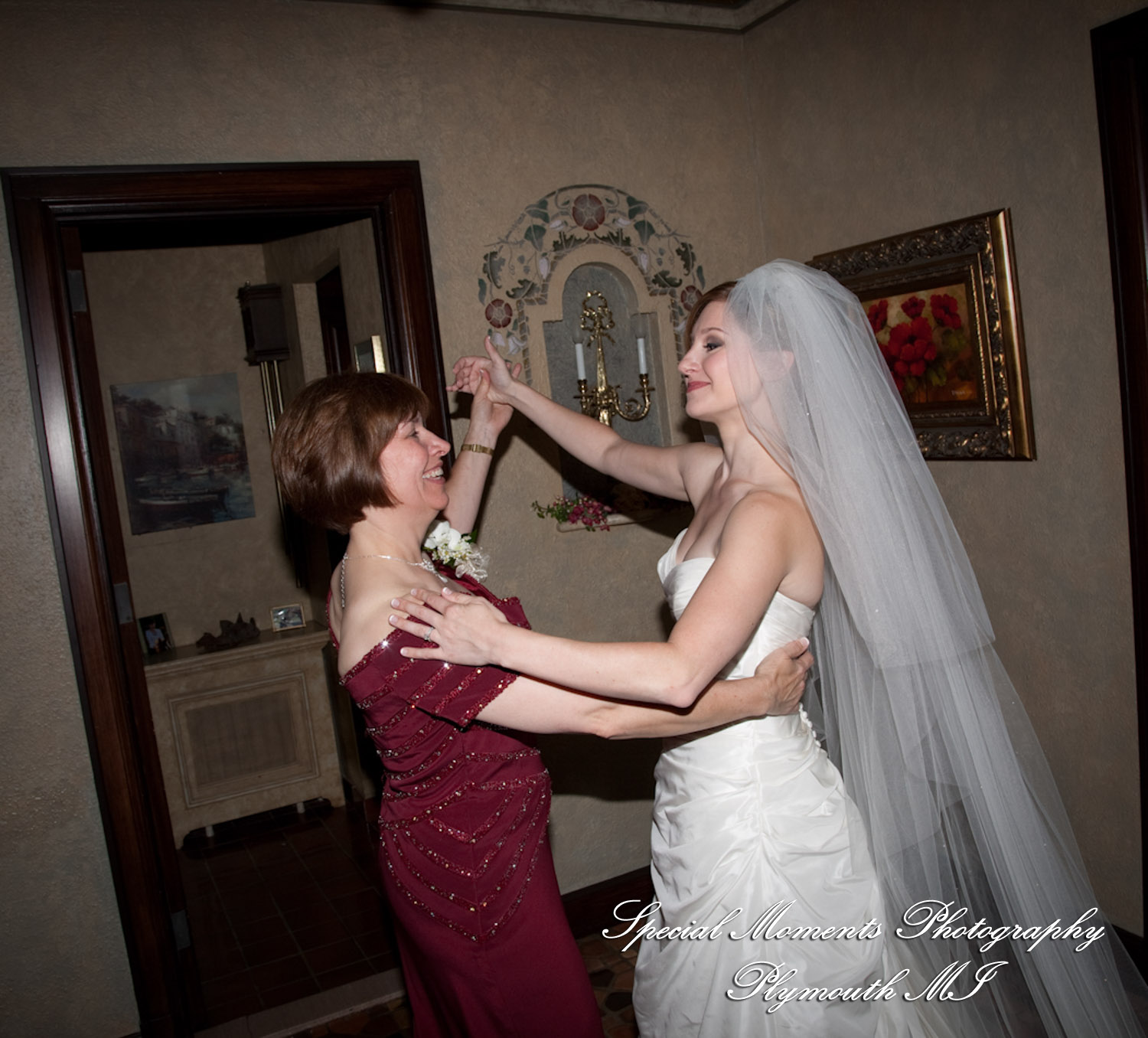 Lindsey & Jim at St. Ambrose Catholic Grosse Pointe Park MI wedding photograph