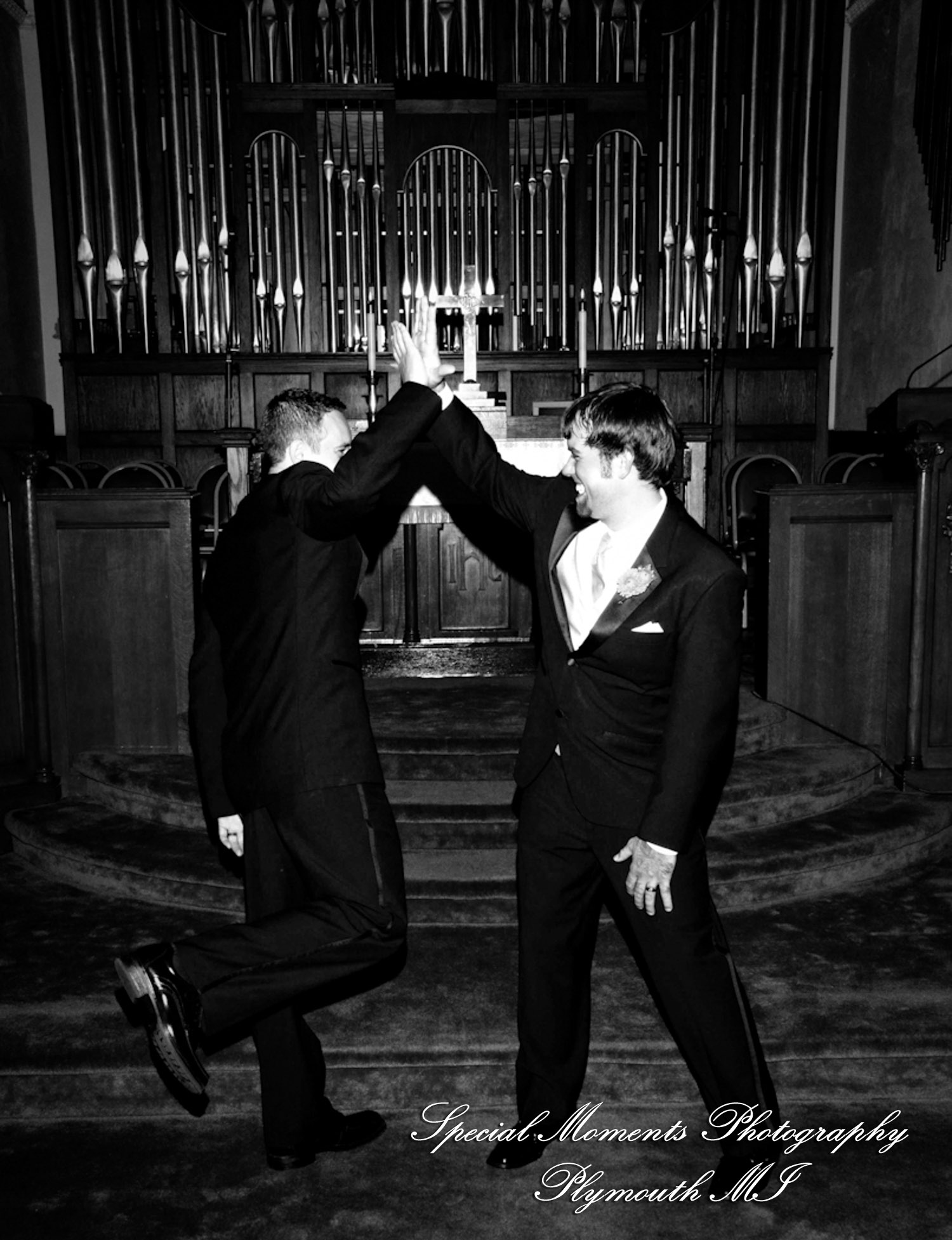 Mandie & Zachery at First United Methodist Church Chelsea MI wedding photography