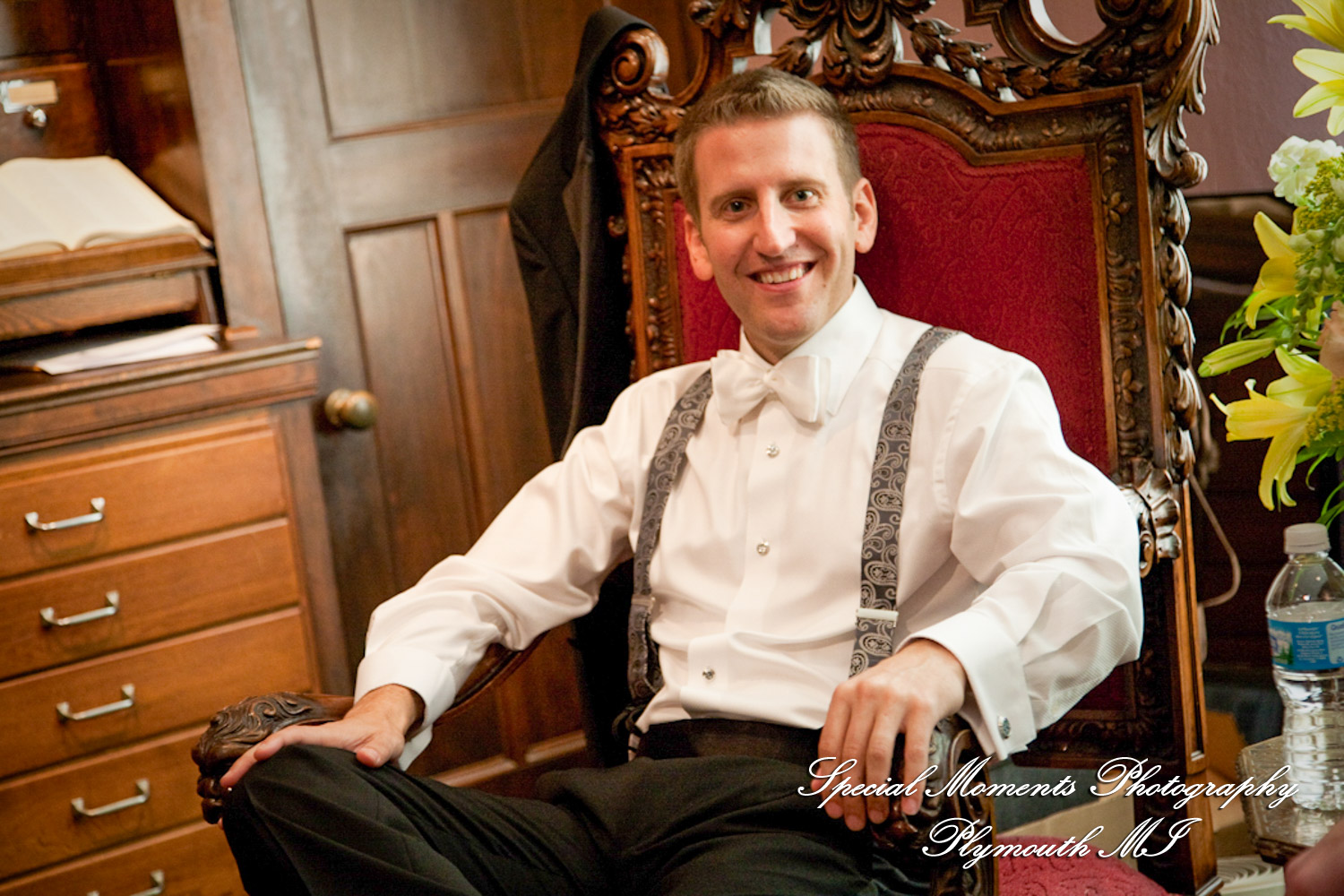 Lindsey & Jim at St. Ambrose Catholic Grosse Pointe Park MI wedding photograph