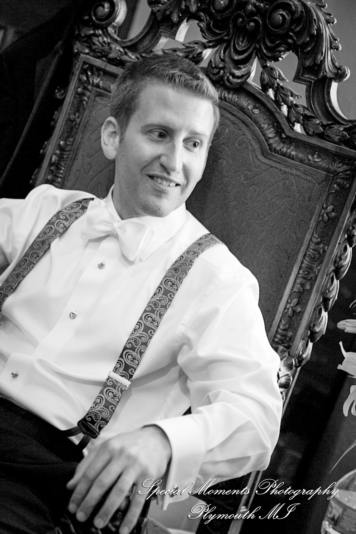 Lindsey & Jim at St. Ambrose Catholic Grosse Pointe Park MI wedding photograph