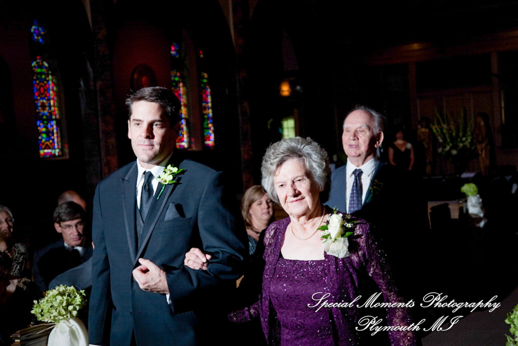 Lindsey & Jim at St. Ambrose Catholic Grosse Pointe Park MI wedding photograph