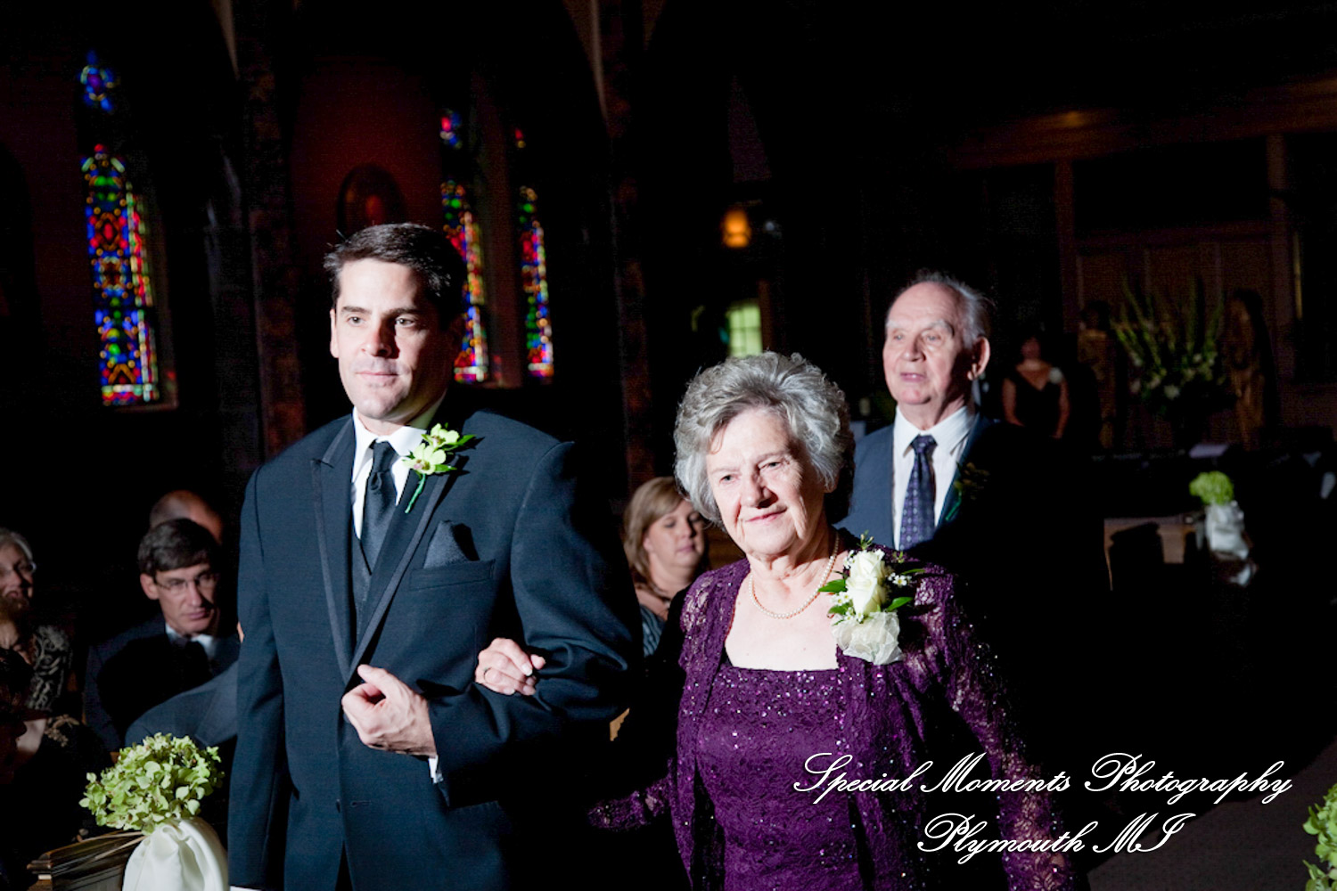 Lindsey & Jim at St. Ambrose Catholic Grosse Pointe Park MI wedding photograph