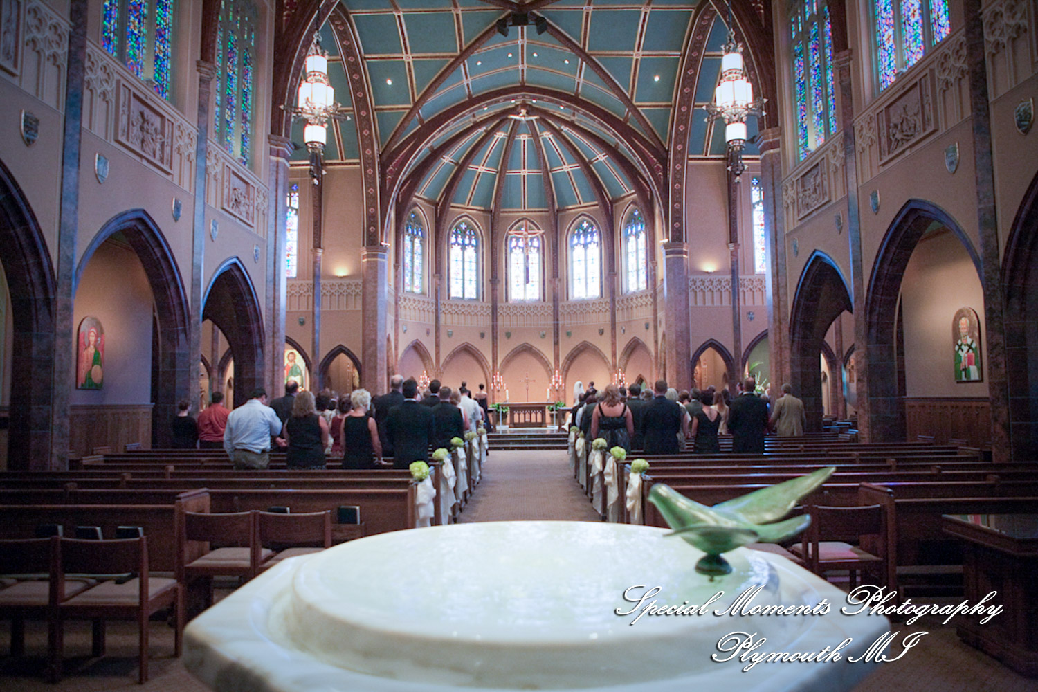 Lindsey & Jim at St. Ambrose Catholic Grosse Pointe Park MI wedding photograph