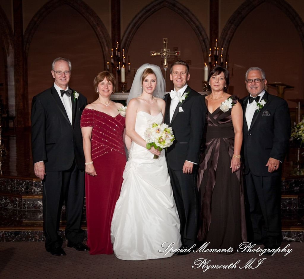 Lindsey & Jim at St. Ambrose Catholic Grosse Pointe Park MI wedding photograph
