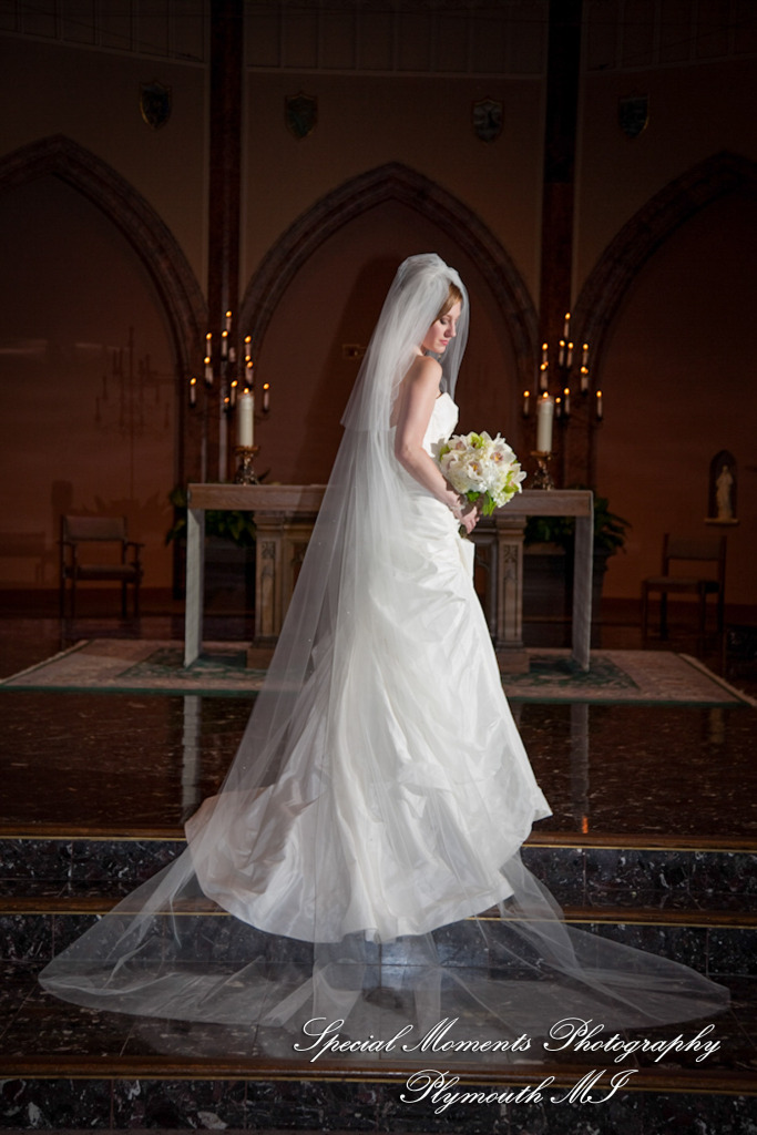 Lindsey & Jim at St. Ambrose Catholic Grosse Pointe Park MI wedding photograph