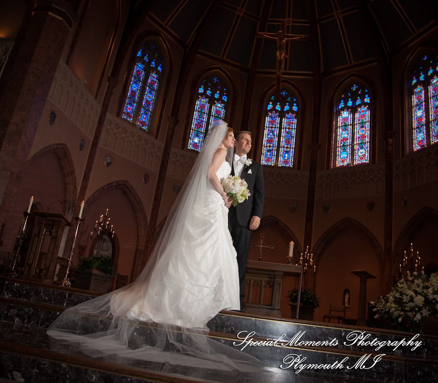 Lindsey & Jim at St. Ambrose Catholic Grosse Pointe Park MI wedding photograph