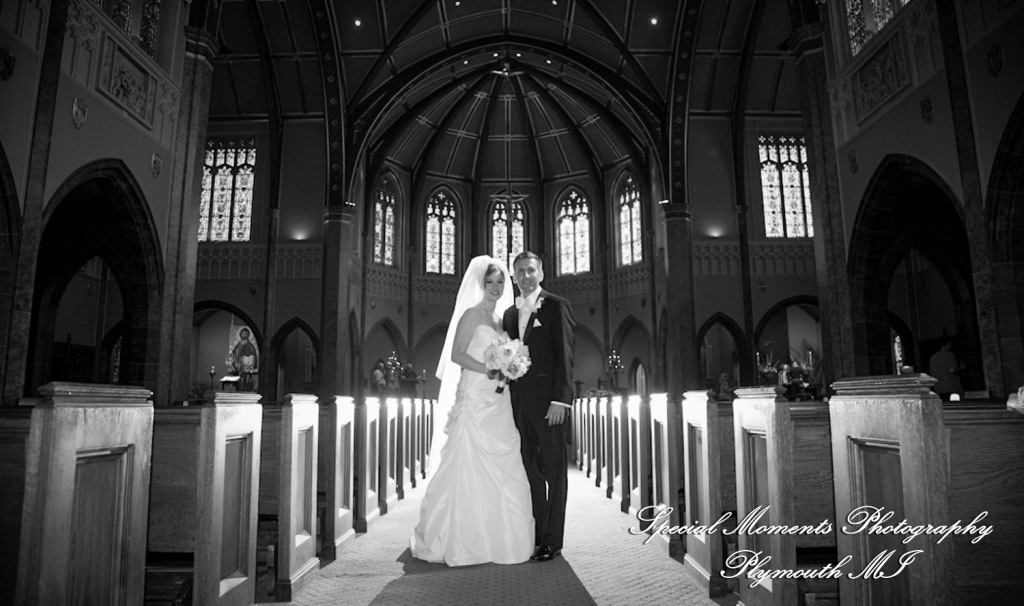 Lindsey & Jim at St. Ambrose Catholic Grosse Pointe Park MI wedding photograph