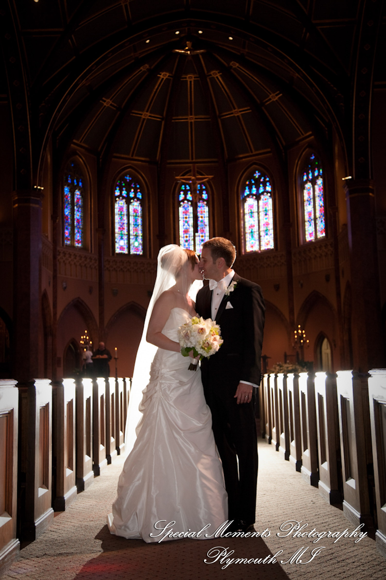 Lindsey & Jim at St. Ambrose Catholic Grosse Pointe Park MI wedding photograph