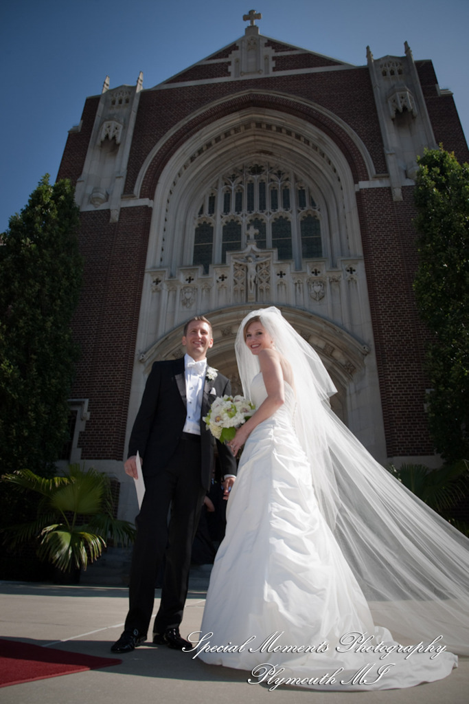 Lindsey & Jim at St. Ambrose Catholic Grosse Pointe Park MI wedding photograph