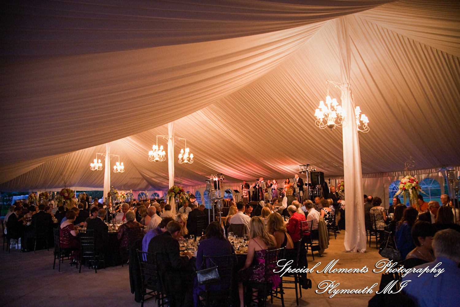 Lindsey & Jim at Meadow Brook Hall Rochester MI wedding photograph