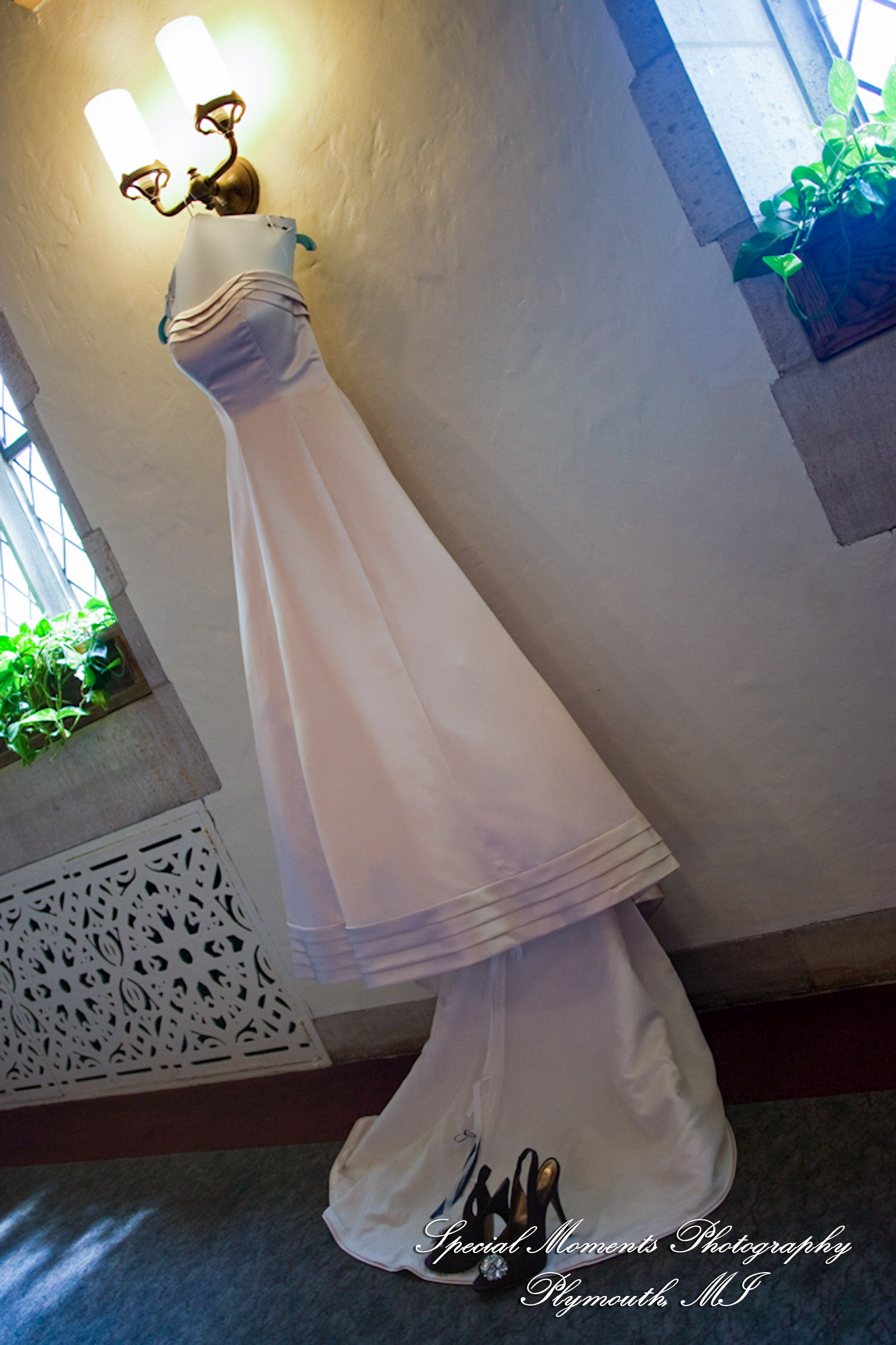 Erin & Patrick at Christ Church Grosse Pointe Grosse Pointe Farms MI wedding photograph