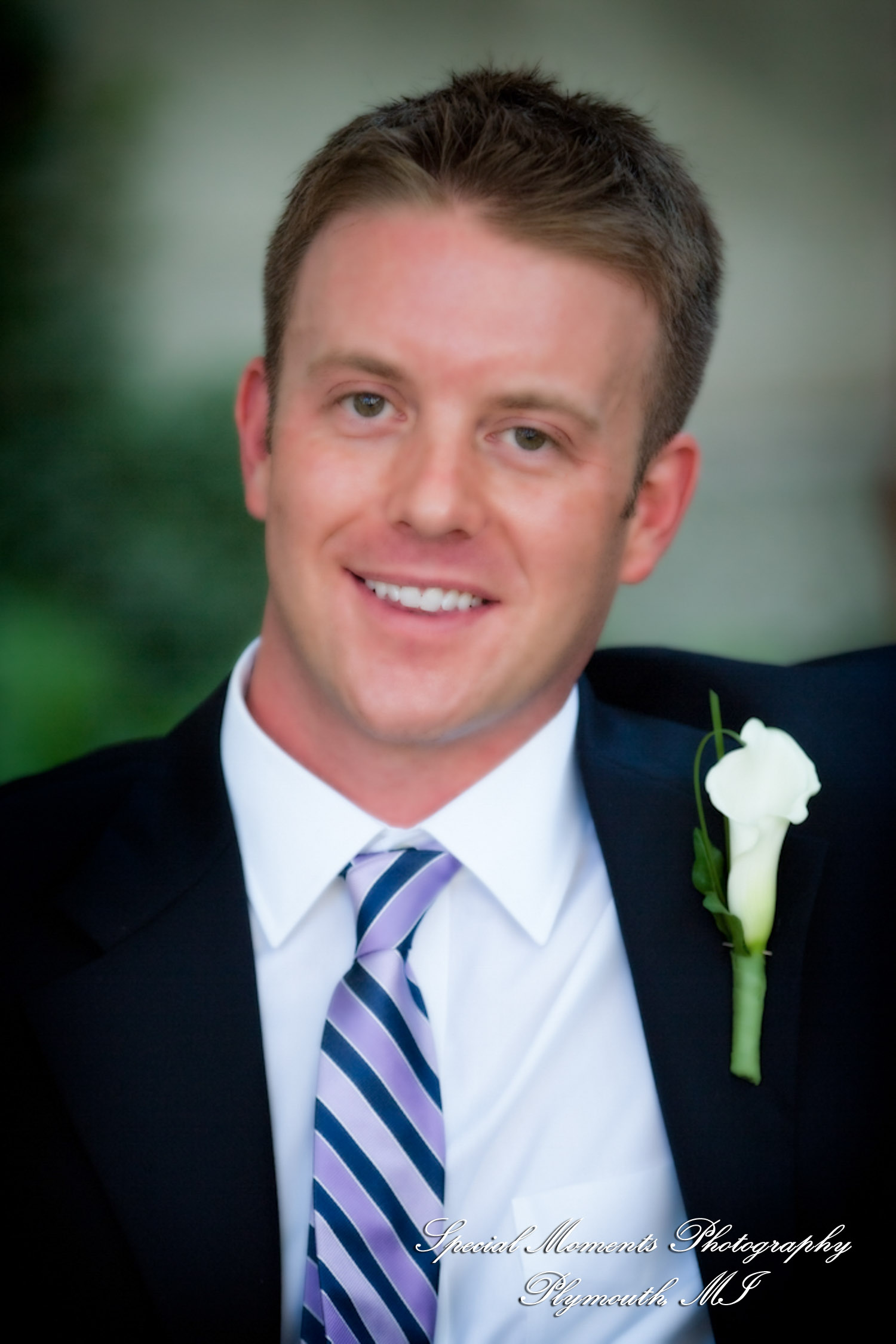 Erin & Patrick at Henry Ford Museum Dearborn MI wedding photograph