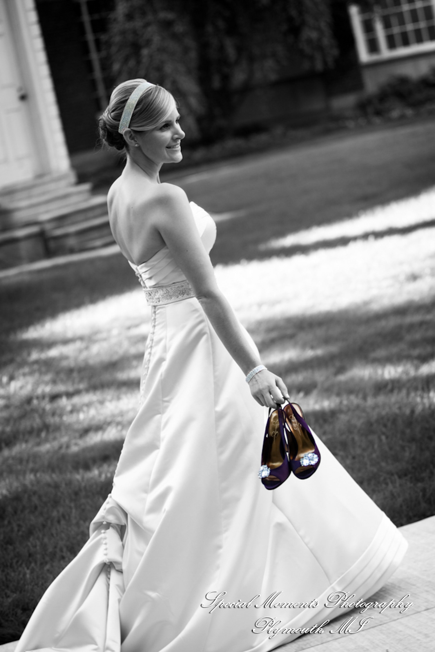 Erin & Patrick at Henry Ford Museum Dearborn MI wedding photograph