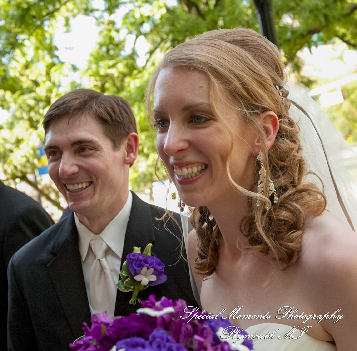 Sara & Rob at First Congregational Ann Arbor MI wedding photography