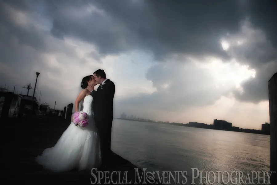 Detroit Yacht Club wedding photograph