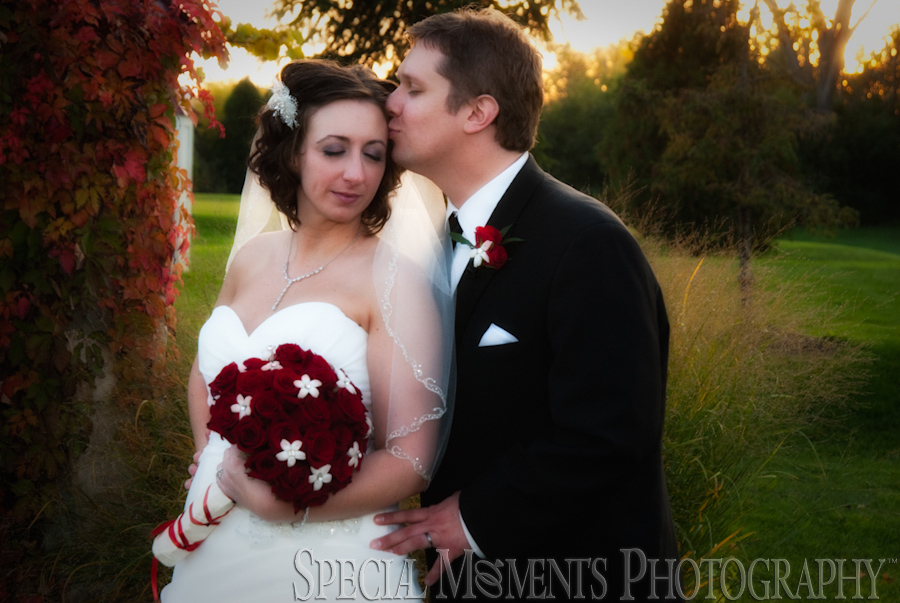Glen Oaks Country Club Farmington Hills wedding photograph