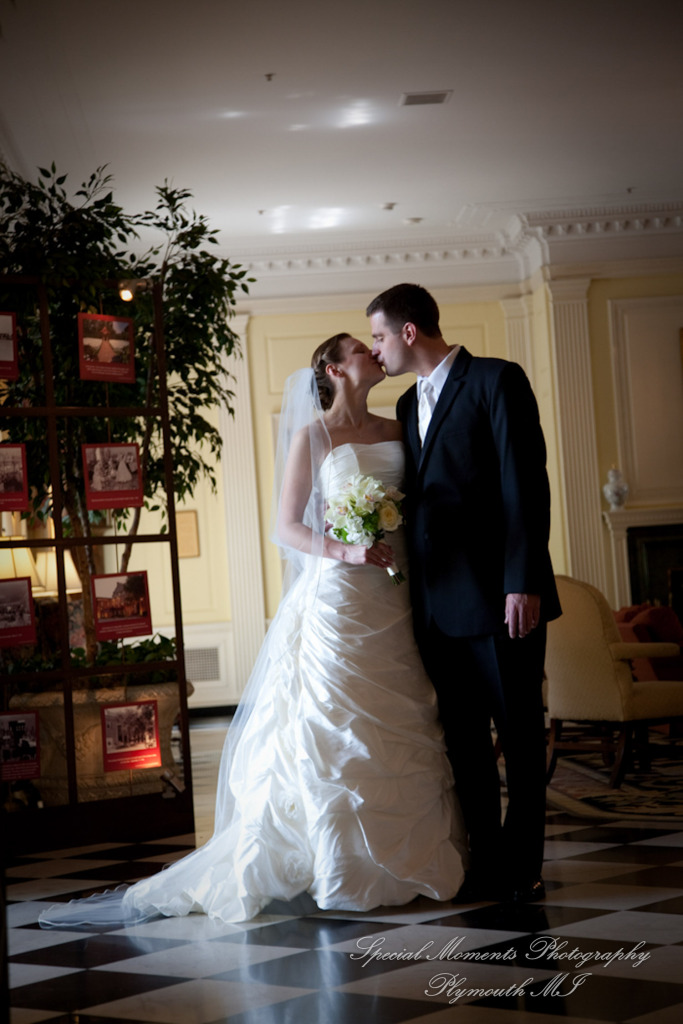 Dearborn Inn Dearborn MI wedding photograph