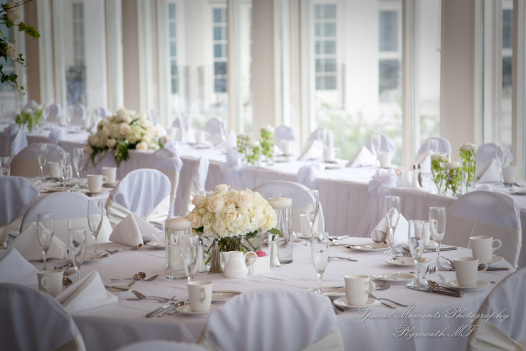 Grosse Pointe War Memorial Grosse Pointe Farms MI wedding photograph