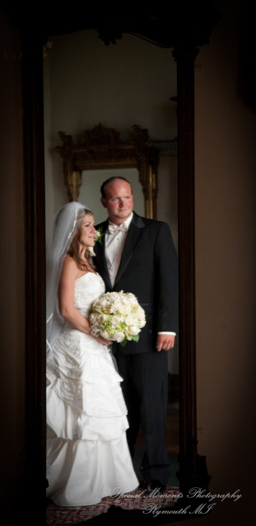 Grosse Pointe War Memorial Grosse Pointe Farms MI wedding photograph