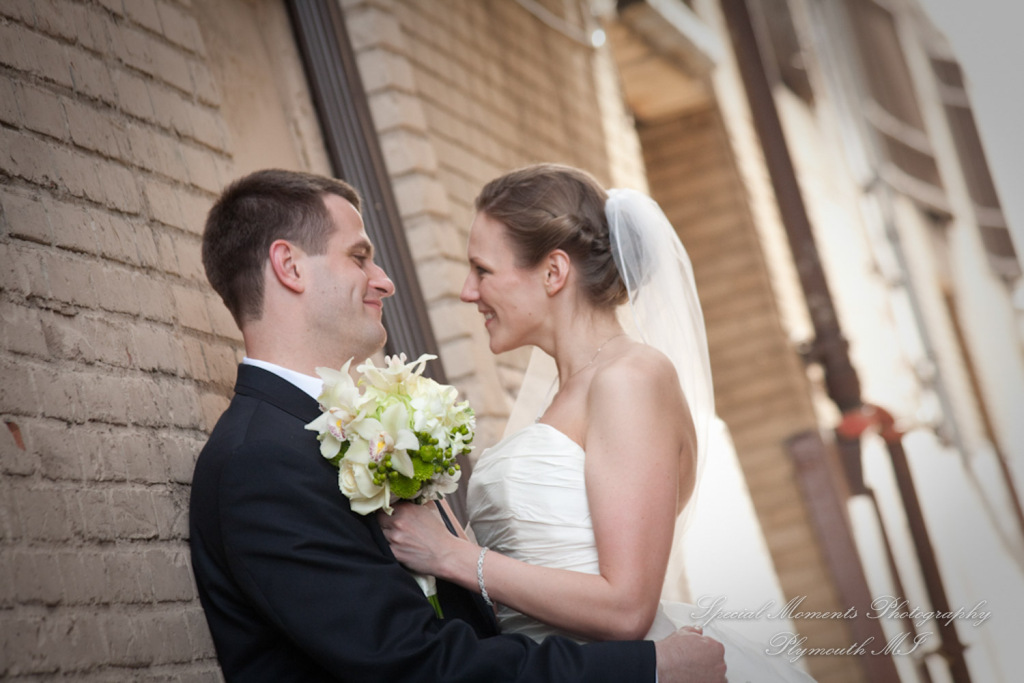 Downtown Detroit MI wedding photograph