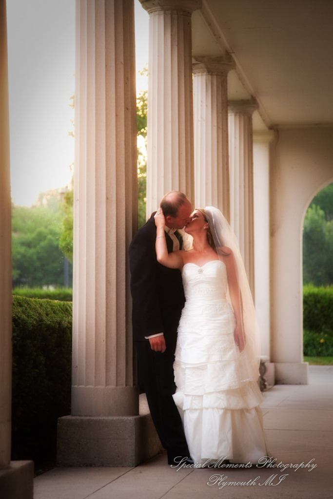 5 Star - Grosse Pointe War Memorial Grosse Pointe Farms MI wedding photograph